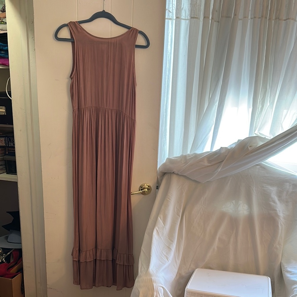 Elegant Sleeveless Maxi Dress